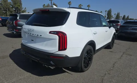 More photos of 2022 Kia Telluride SX at Cassill Motors, IA
