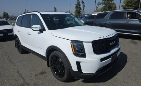 Photos of 2022 Kia Telluride SX for sale in Cedar Rapids, IA at Cassill Motors