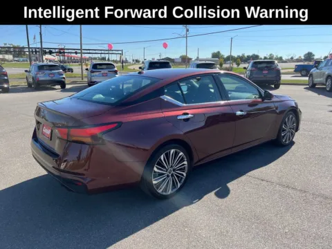 More photos of 2023 Nissan Altima 2.5 SL at Cassill Motors, IA