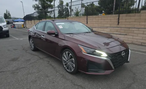 More photos of 2023 Nissan Altima 2.5 SL at Cassill Motors, IA