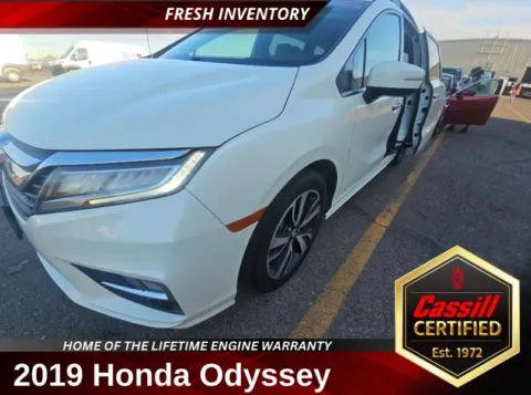 White 2019 Honda Odyssey Elite for sale in Cedar Rapids, IA