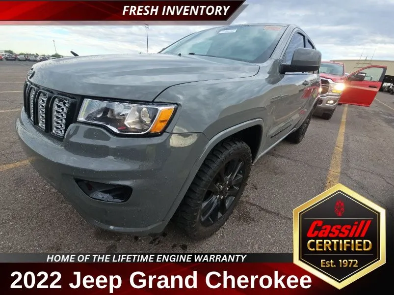 Gray 2022 Jeep Grand Cherokee WK Laredo X for sale in Cedar Rapids, IA
