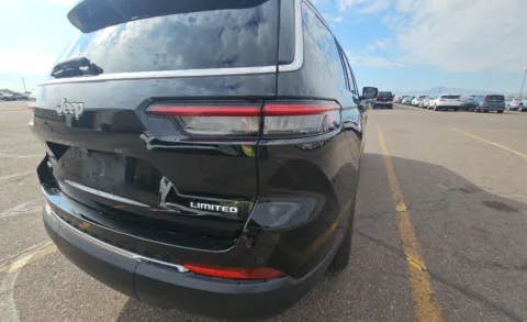 More photos of 2024 Jeep Grand Cherokee L Limited at Cassill Motors, IA