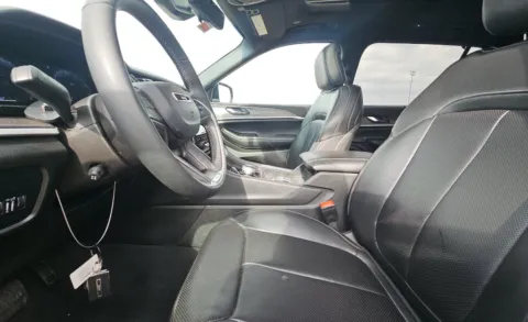 More photos of 2024 Jeep Grand Cherokee L Limited at Cassill Motors, IA