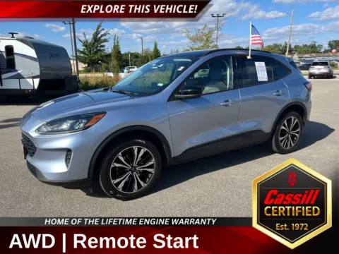 Silver 2022 Ford Escape SE for sale in Cedar Rapids, IA