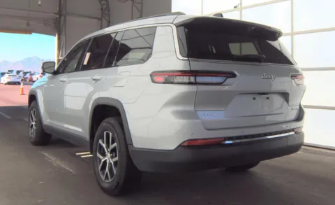 More photos of 2024 Jeep Grand Cherokee L Limited at Cassill Motors, IA