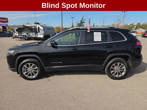 Photos of 2019 Jeep Cherokee Latitude Plus for sale in Cedar Rapids, IA at Cassill Motors