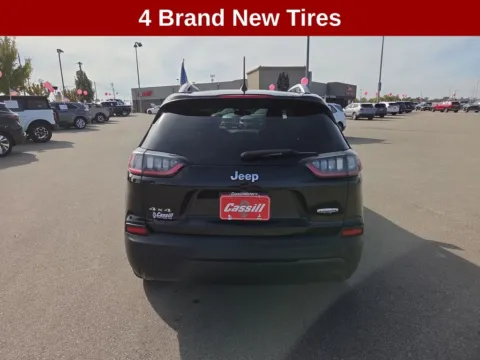More photos of 2019 Jeep Cherokee Latitude Plus at Cassill Motors, IA