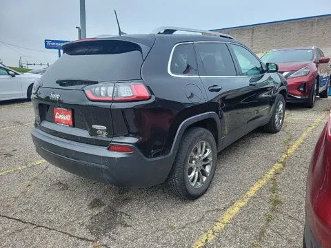 More photos of 2019 Jeep Cherokee Latitude Plus at Cassill Motors, IA