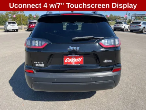 More photos of 2019 Jeep Cherokee Latitude Plus at Cassill Motors, IA