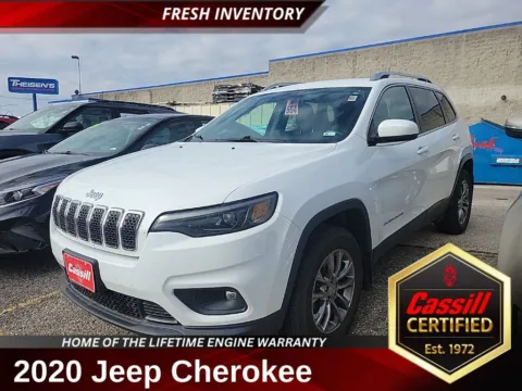 White 2020 Jeep Cherokee Latitude Plus for sale in Cedar Rapids, IA