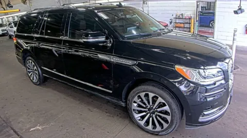 Photos of 2022 Lincoln Navigator L L Reserve for sale in Cedar Rapids, IA at Cassill Motors