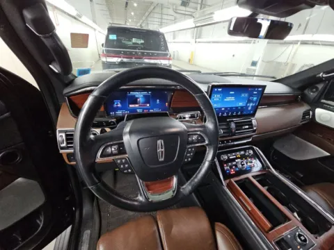 More photos of 2022 Lincoln Navigator L L Reserve at Cassill Motors, IA