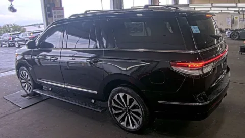More photos of 2022 Lincoln Navigator L L Reserve at Cassill Motors, IA