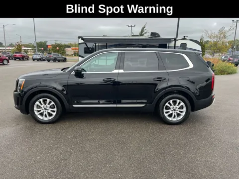 Photos of 2022 Kia Telluride LX for sale in Cedar Rapids, IA at Cassill Motors