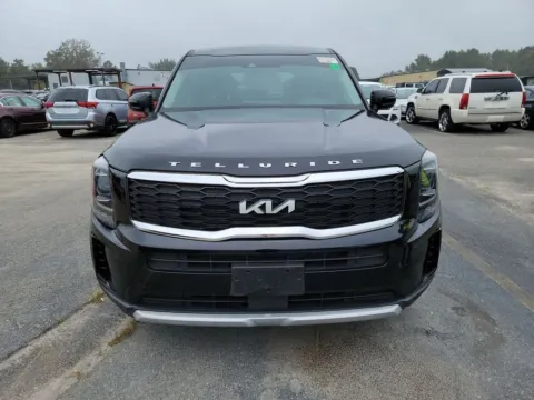 Photos of 2022 Kia Telluride LX for sale in Cedar Rapids, IA at Cassill Motors