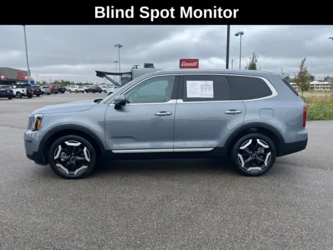 Photos of 2023 Kia Telluride S for sale in Cedar Rapids, IA at Cassill Motors