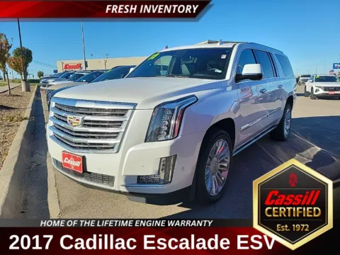 White 2017 Cadillac Escalade ESV Platinum Edition for sale in Cedar Rapids, IA