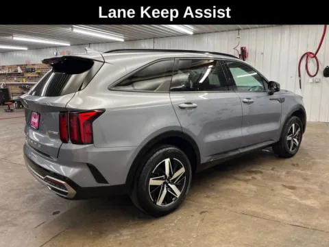 More photos of 2021 Kia Sorento EX at Cassill Motors, IA