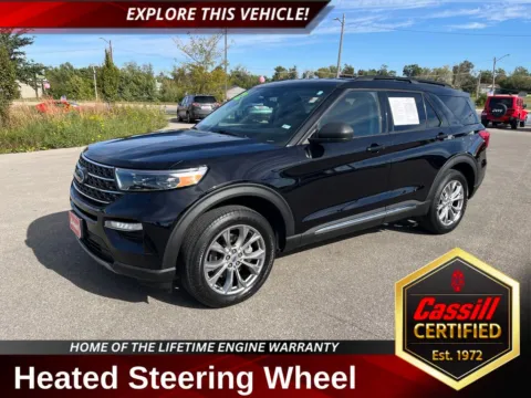 Black 2022 Ford Explorer XLT for sale in Cedar Rapids, IA