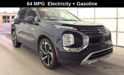 Photos of 2023 Mitsubishi Outlander PHEV SE for sale in Cedar Rapids, IA at Cassill Motors