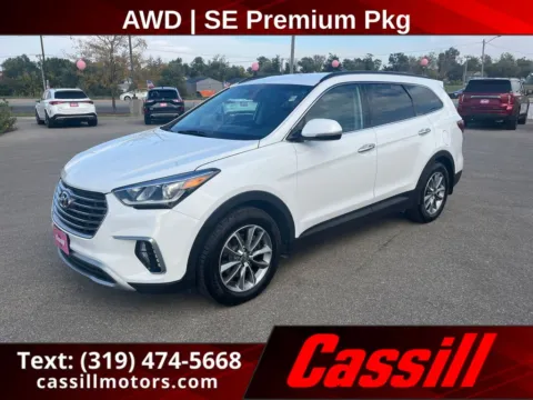 White 2018 Hyundai Santa Fe SE for sale in Cedar Rapids, IA