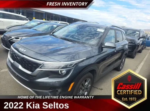 Gray 2022 Kia Seltos S for sale in Cedar Rapids, IA