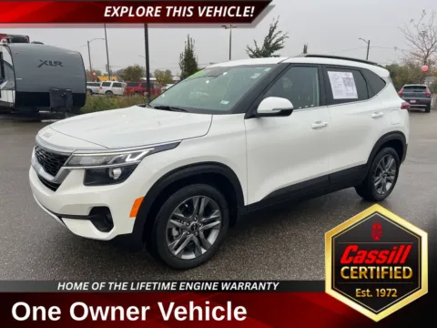 White 2023 Kia Seltos S for sale in Cedar Rapids, IA