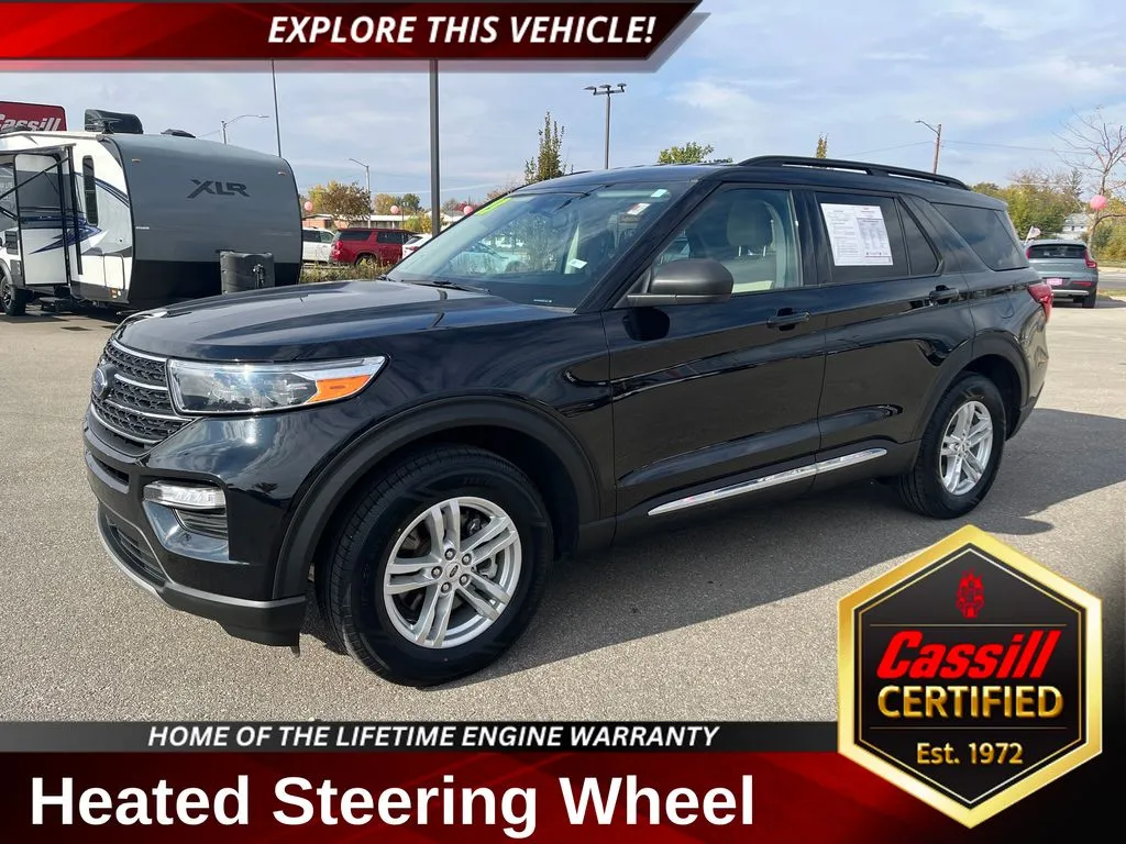 Black 2023 Ford Explorer XLT for sale in Cedar Rapids, IA