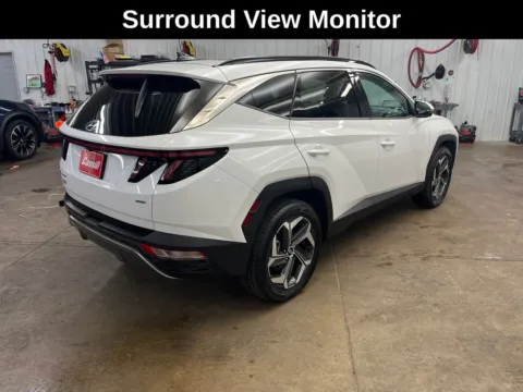 More photos of 2022 Hyundai Tucson Limited at Cassill Motors, IA