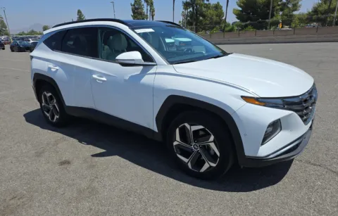 More photos of 2022 Hyundai Tucson Limited at Cassill Motors, IA