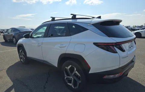 More photos of 2022 Hyundai Tucson SEL at Cassill Motors, IA