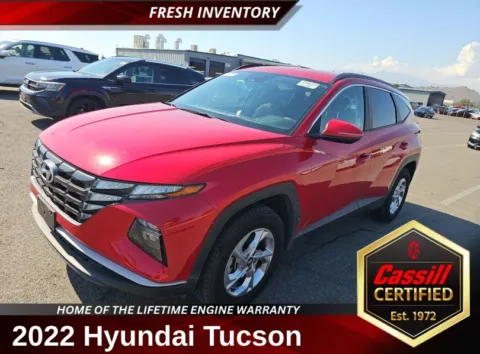 Red 2022 Hyundai Tucson SEL for sale in Cedar Rapids, IA