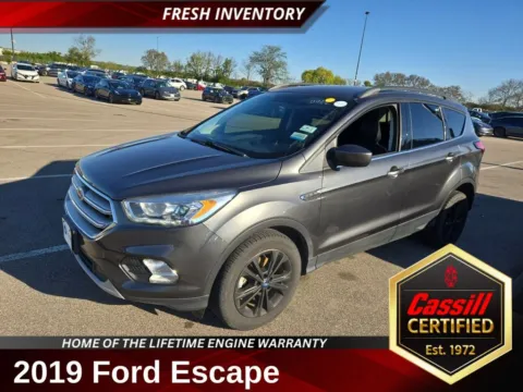 Gray 2019 Ford Escape SEL for sale in Cedar Rapids, IA
