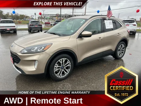 Gold 2020 Ford Escape SEL for sale in Cedar Rapids, IA