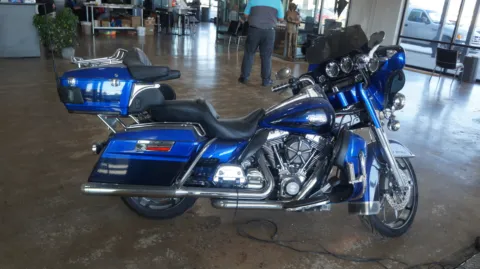More photos of 2011 HARLEY-DAVIDSON FLHTCU Ultra Classic at Cassill Motors, IA