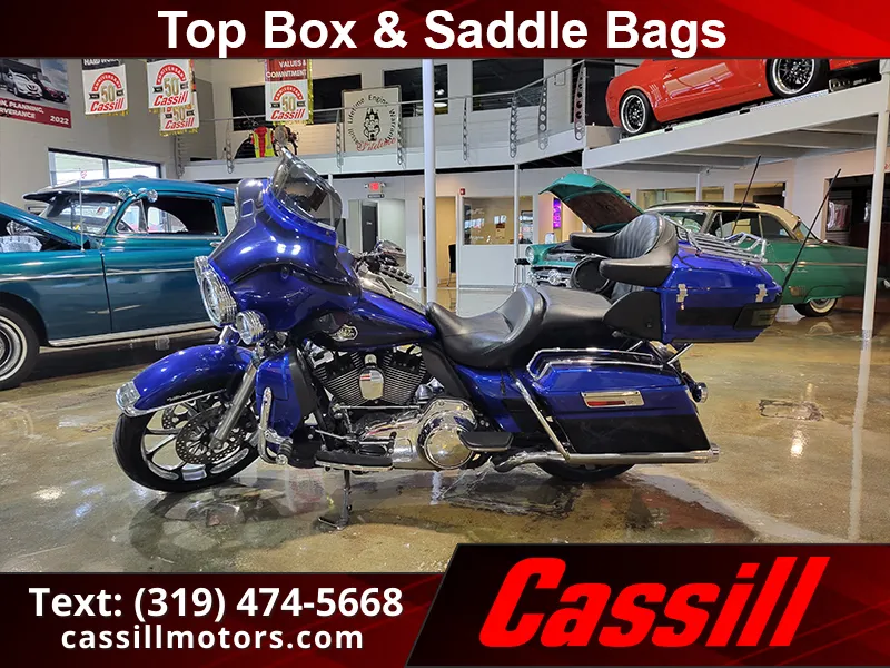Blue 2011 HARLEY-DAVIDSON FLHTCU Ultra Classic for sale in Cedar Rapids, IA