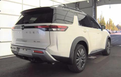 More photos of 2024 Nissan Pathfinder SL at Cassill Motors, IA