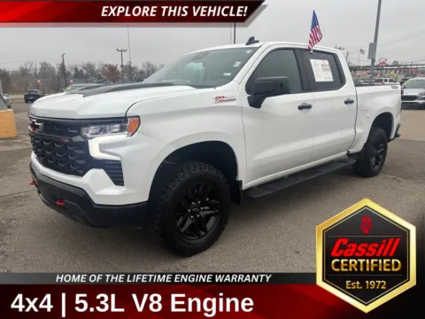 White 2024 Chevrolet Silverado 1500 LT Trail Boss for sale in Cedar Rapids, IA