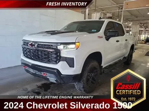 White 2024 Chevrolet Silverado 1500 LT Trail Boss for sale in Cedar Rapids, IA