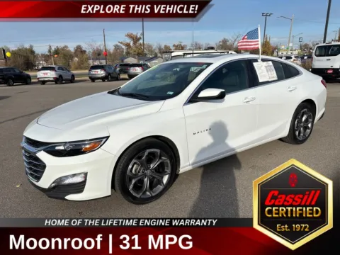 White 2024 Chevrolet Malibu LT for sale in Cedar Rapids, IA