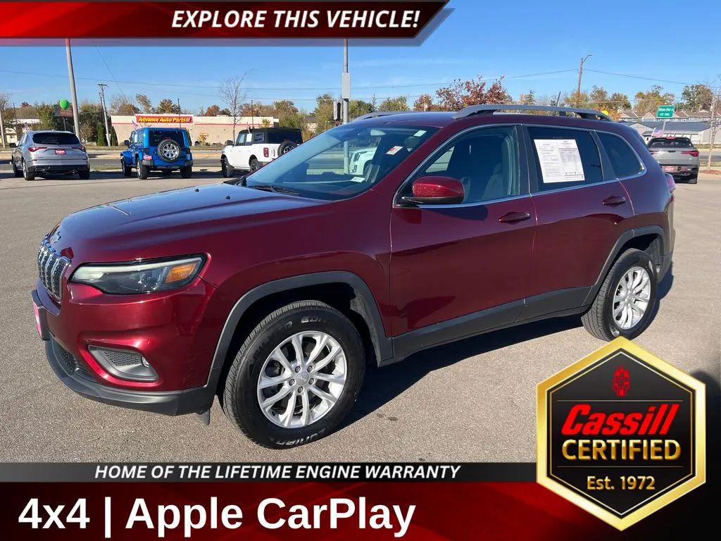 Red 2019 Jeep Cherokee Latitude for sale in Cedar Rapids, IA