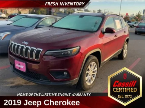 Red 2019 Jeep Cherokee Latitude for sale in Cedar Rapids, IA