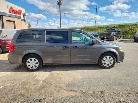 More photos of 2017 Dodge Grand Caravan SE at Cassill Motors, IA