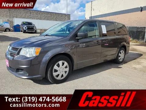 Gray 2017 Dodge Grand Caravan SE for sale in Cedar Rapids, IA