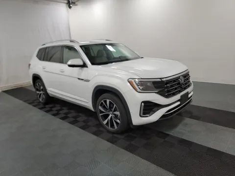 More photos of 2024 Volkswagen Atlas 2.0T SEL Premium R-Line at Cassill Motors, IA