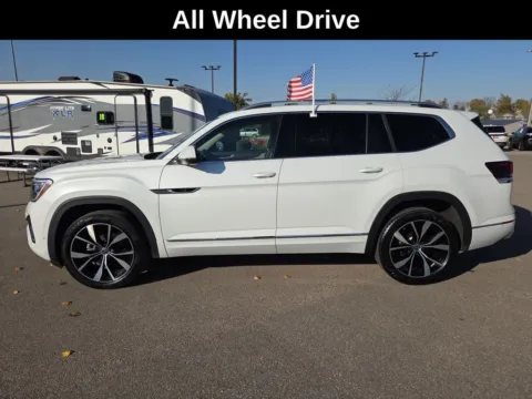 Photos of 2024 Volkswagen Atlas 2.0T SEL Premium R-Line for sale in Cedar Rapids, IA at Cassill Motors