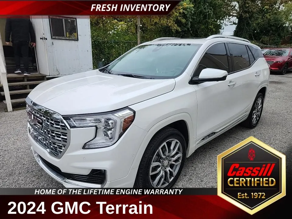 White 2024 GMC Terrain Denali for sale in Cedar Rapids, IA