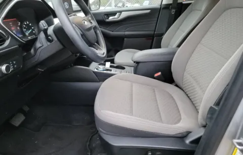 More photos of 2021 Ford Escape Hybrid SE at Cassill Motors, IA