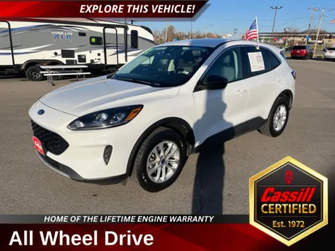 White 2022 Ford Escape SE for sale in Cedar Rapids, IA